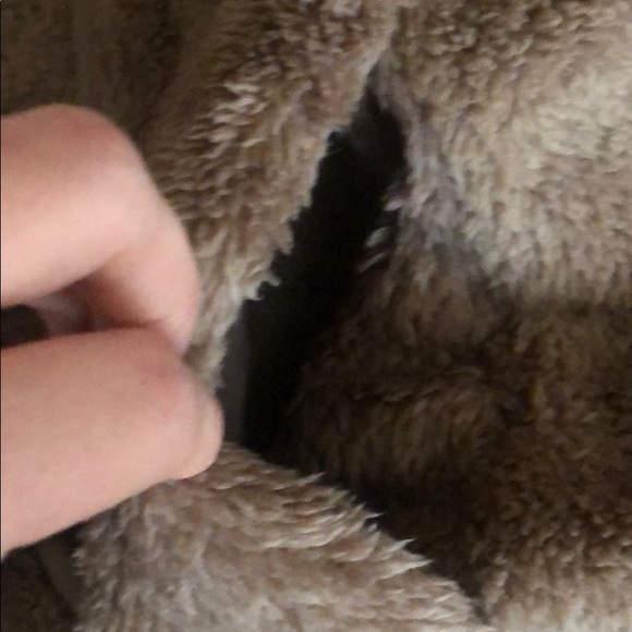 fuzzy jacket - Picture 4 of 4